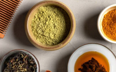 El té potencia las cualidades del tinte de cabello Henna